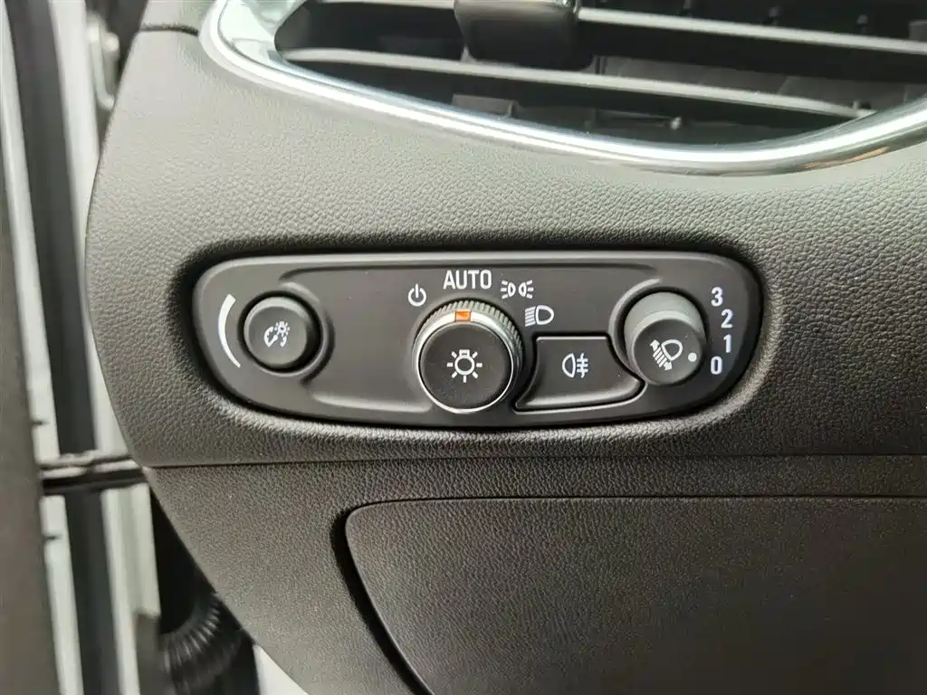 Chevrolet Malibu XL 2021 — фото 21