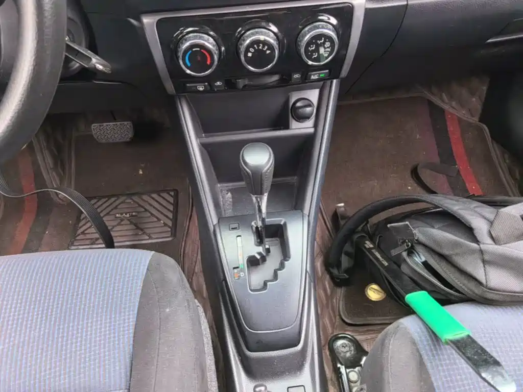 Toyota Yaris L 2022 — фото 14