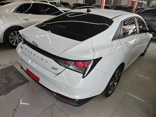 Hyundai Elantra 2021