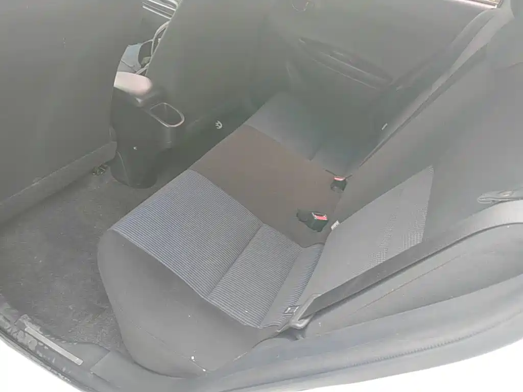Toyota Yaris L 2017 — фото 17