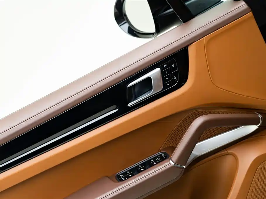 Porsche Cayenne 2019 — фото 18
