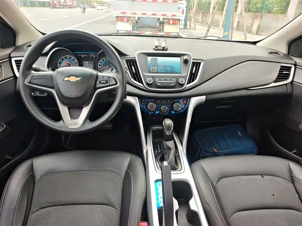 Chevrolet Cavalier 2017 — фото 10