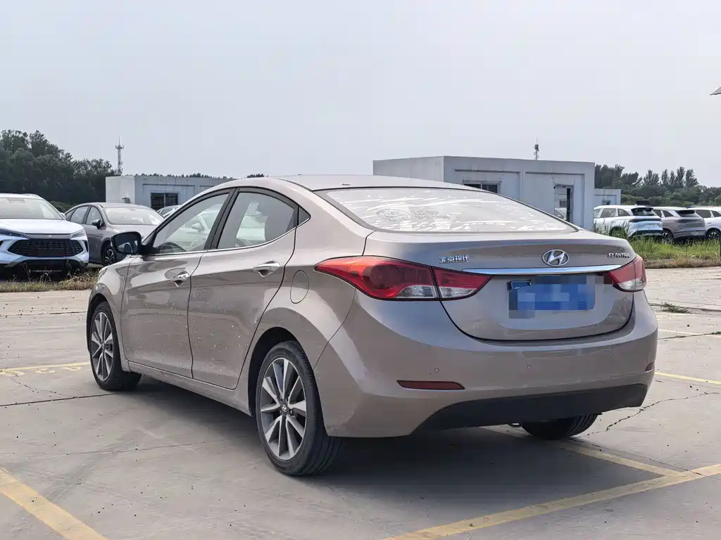 Hyundai Elantra 2015