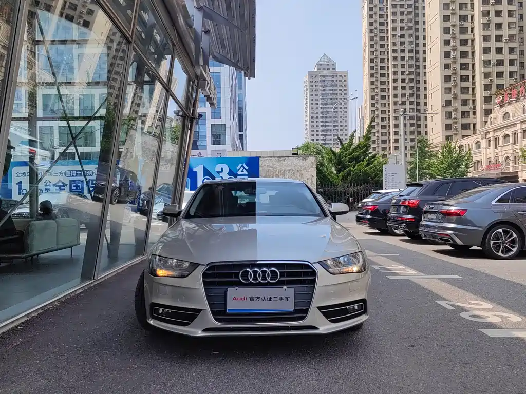 Audi A4L 2015