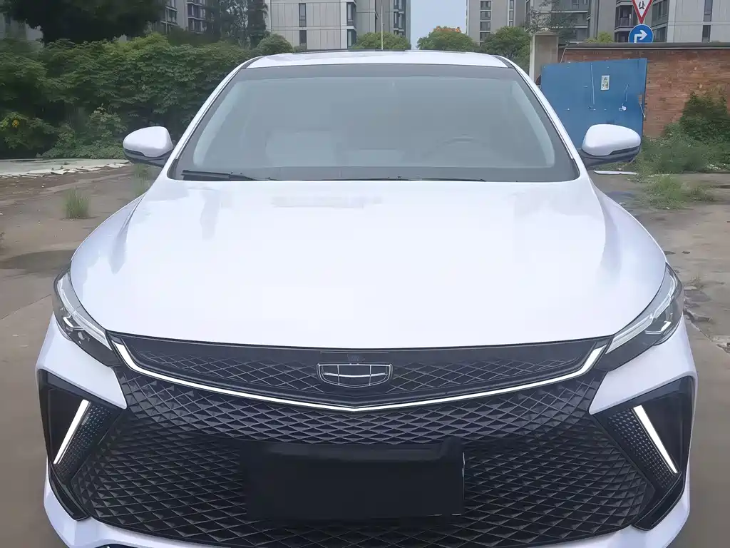 Geely Emgrand L 2022
