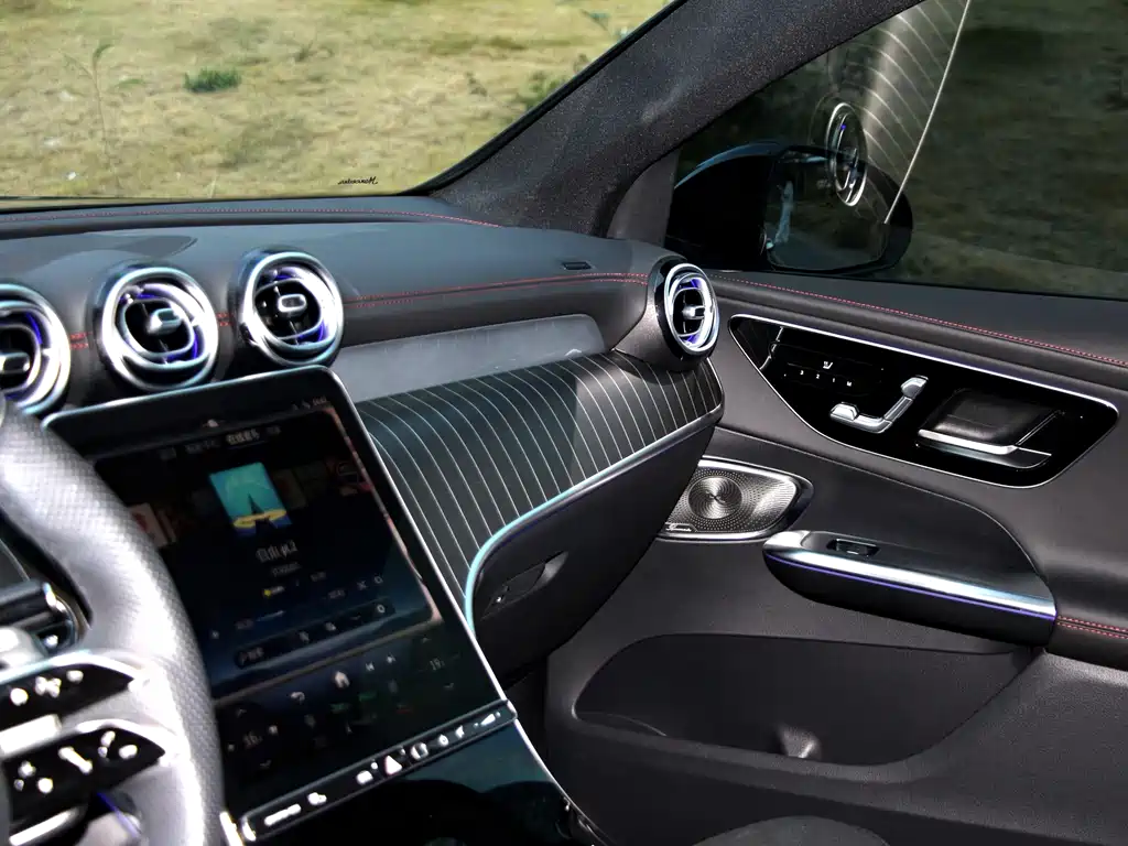 Mercedes-Benz GLC AMG 2025 — фото 6