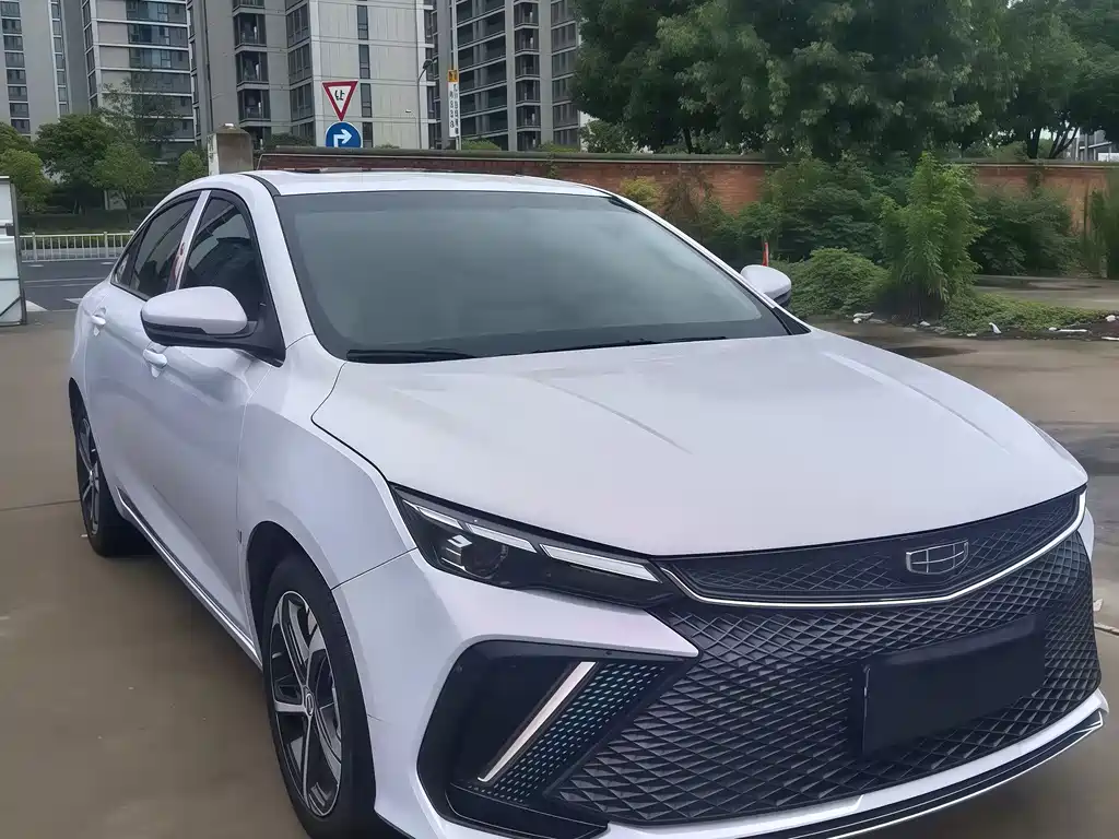 Geely Emgrand L 2022