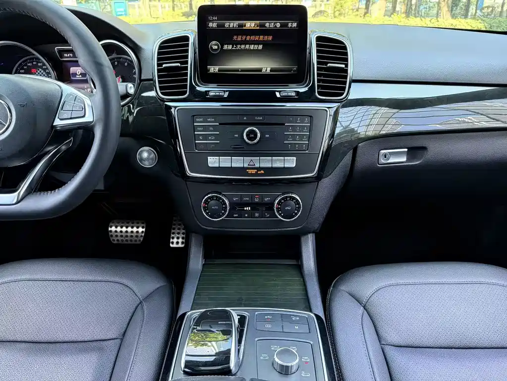 Mercedes-Benz GLE 2017 — фото 12