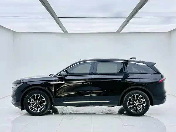 Lincoln Nautilus 2023