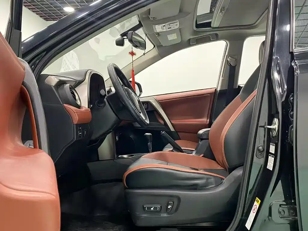 Toyota RAV4 2014