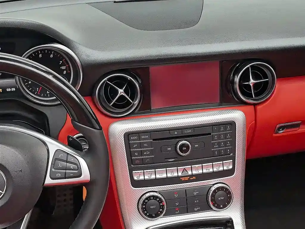 Mercedes-Benz SLC 2017 — фото 12