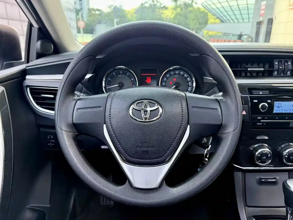 Toyota Corolla 2016 — фото 11