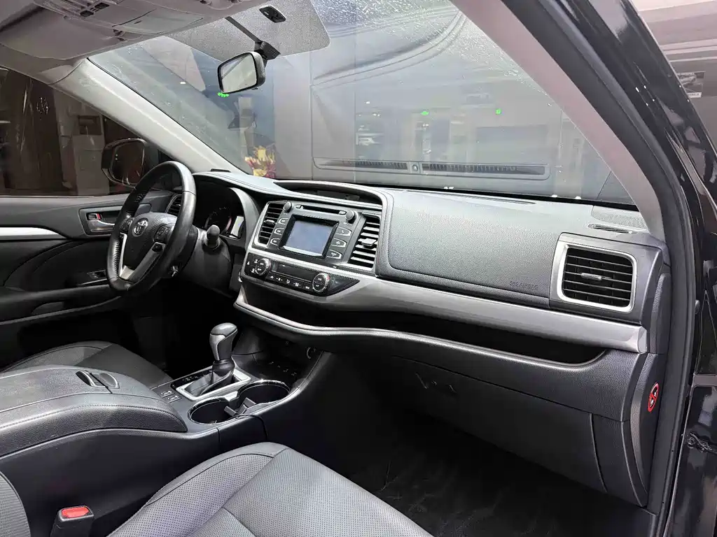 Toyota Highlander 2017 — фото 10