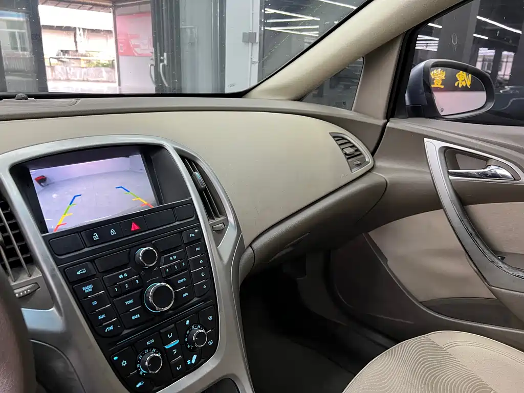 Buick Excelle 2013 — фото 14