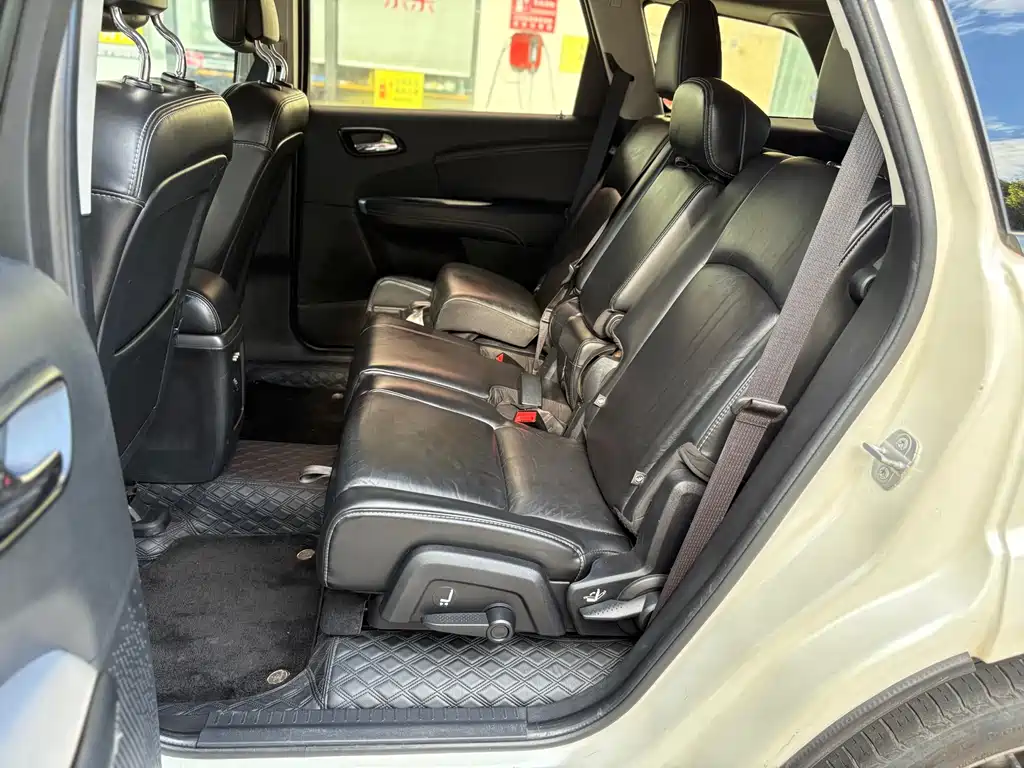 Dodge Journey 2015 — фото 9