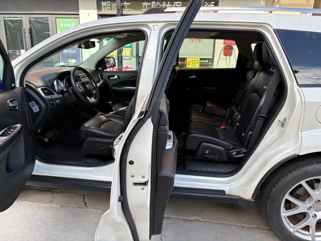 Dodge Journey 2015 — фото 18