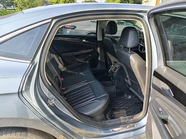 Volkswagen Passat 2022