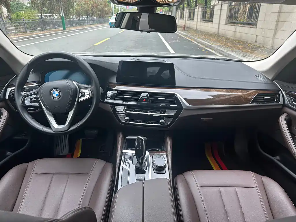 BMW 5 Series 2019 — фото 5