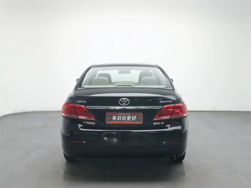 Toyota Camry 2010 — фото 4