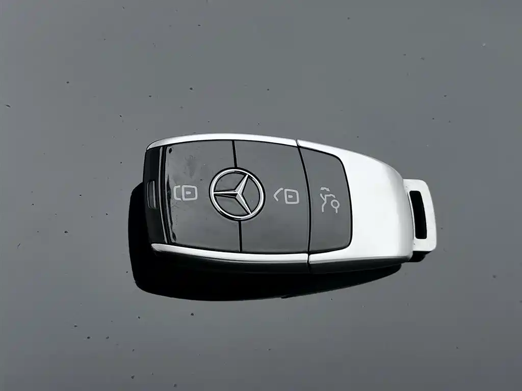 Mercedes-Benz E-Class 2023 — фото 19