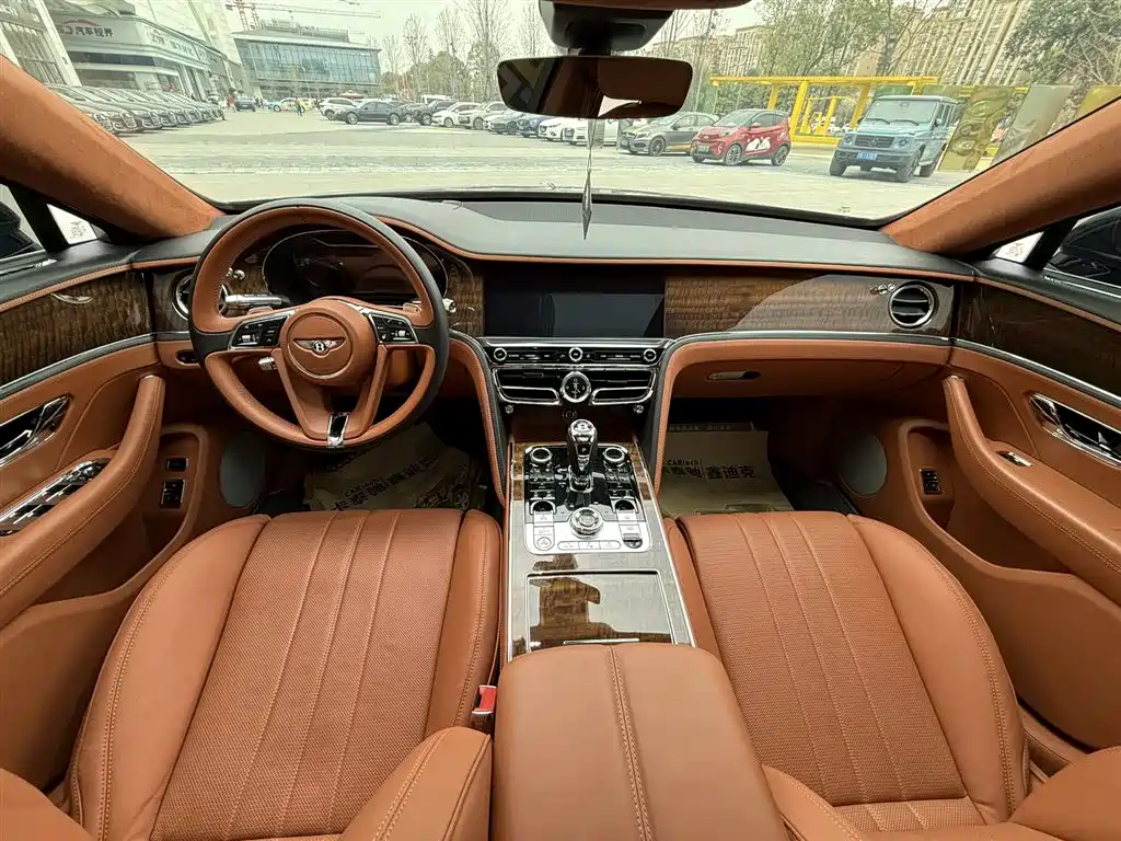 Bentley Flying Spur 2021 — фото 16