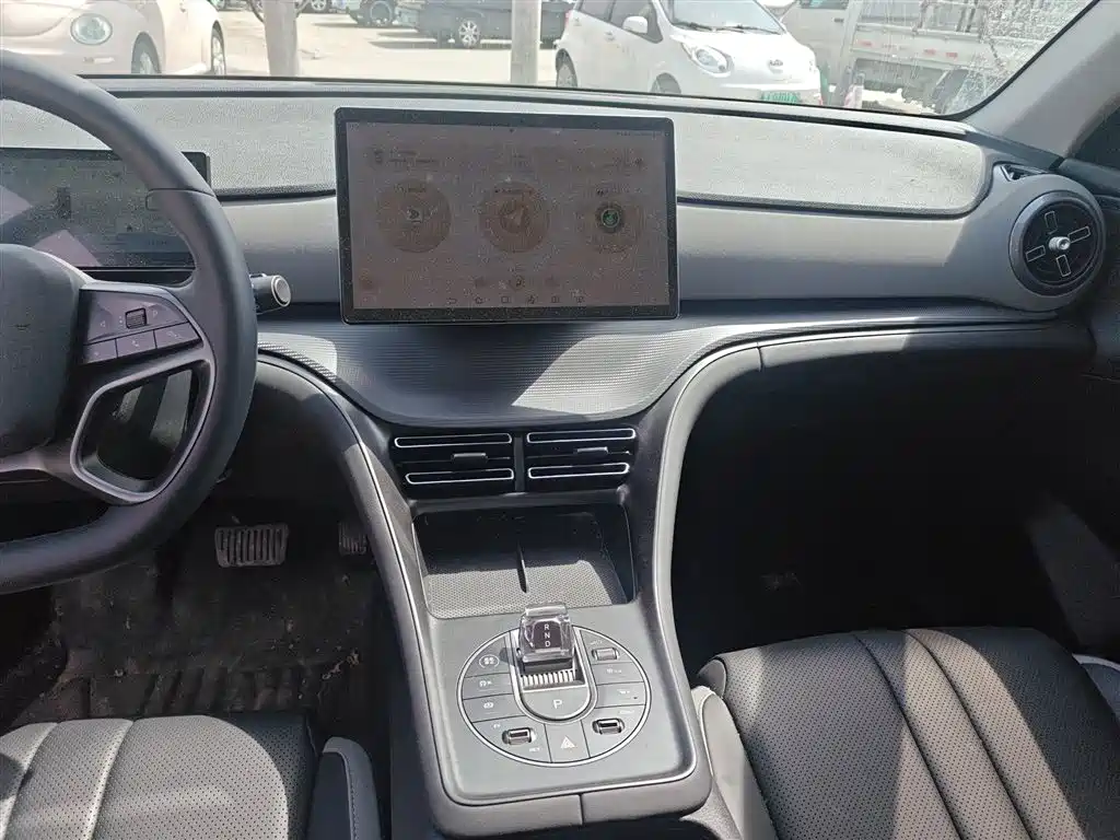 BYD Seal 05 DM-i 2025 — фото 9
