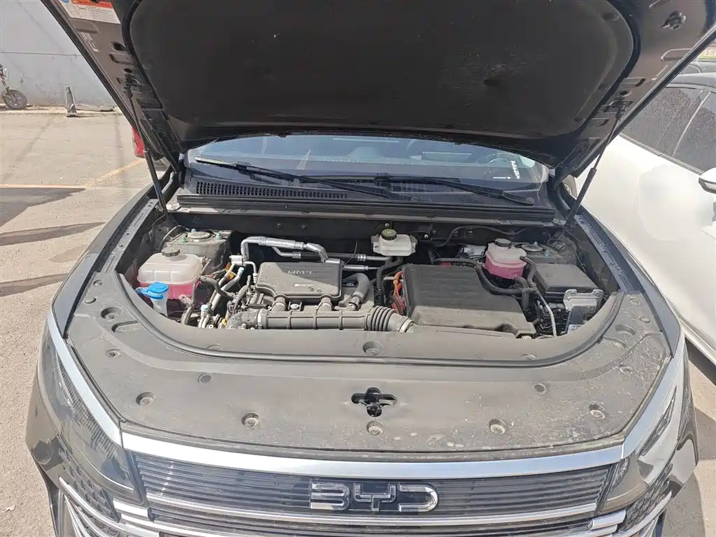 BYD Seal 05 DM-i 2025 — фото 16
