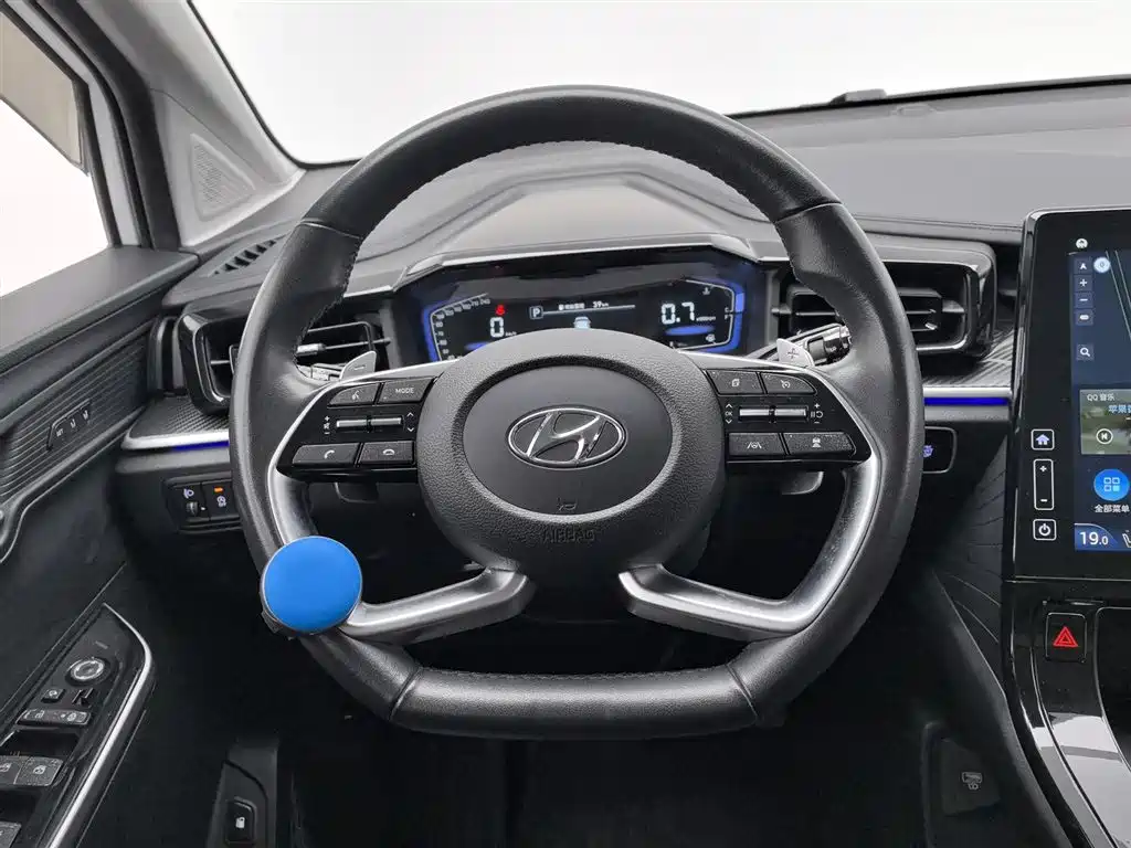 Hyundai Custo 2023 — фото 11