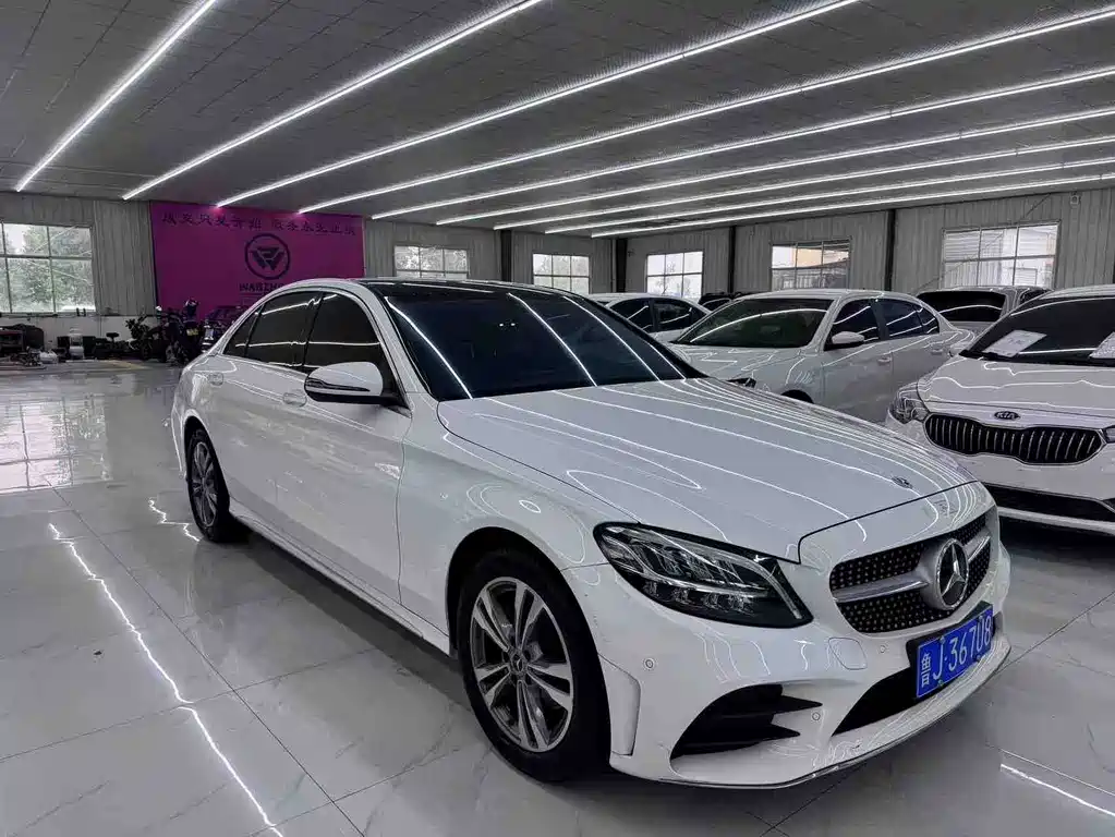 Mercedes-Benz C-Class 2022
