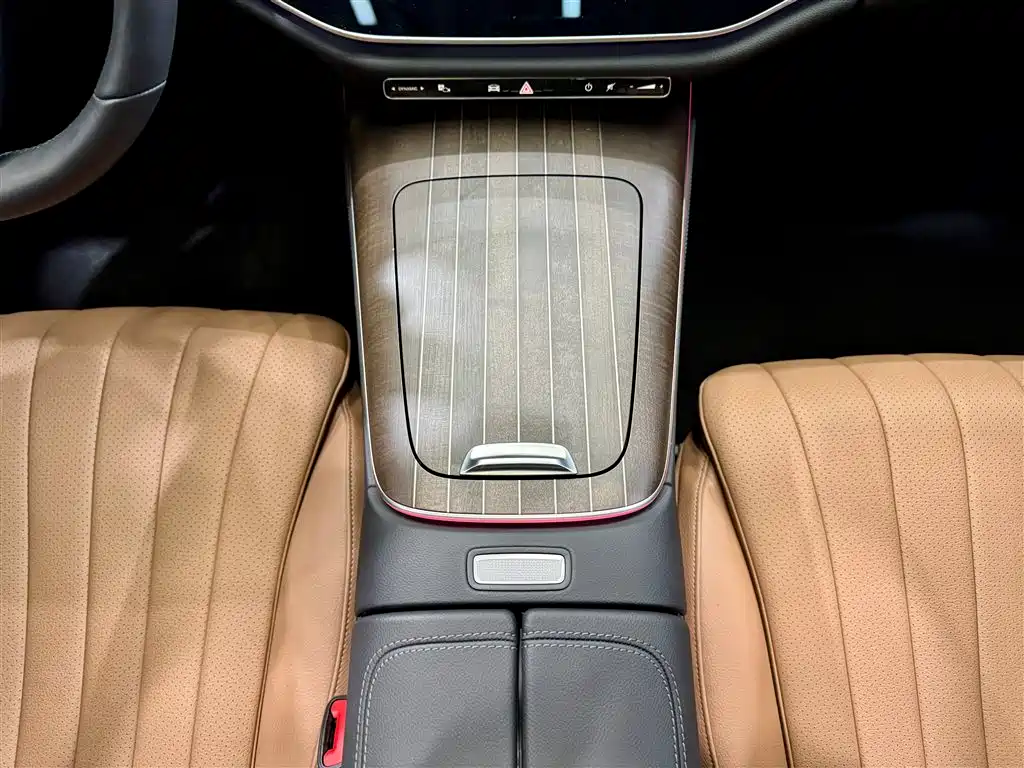 Mercedes-Benz E-Class 2024 — фото 23