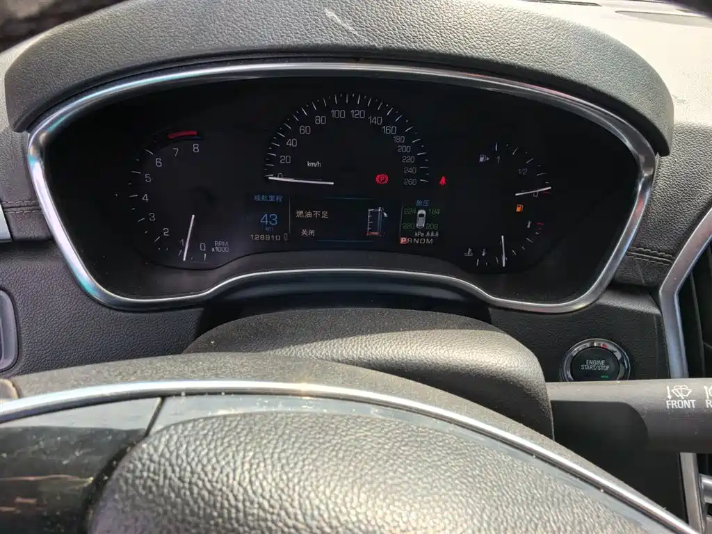 Cadillac SRX 2016 — фото 11