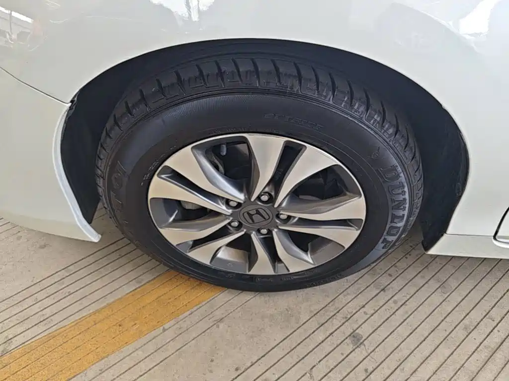 Honda Accord 2015 — фото 25