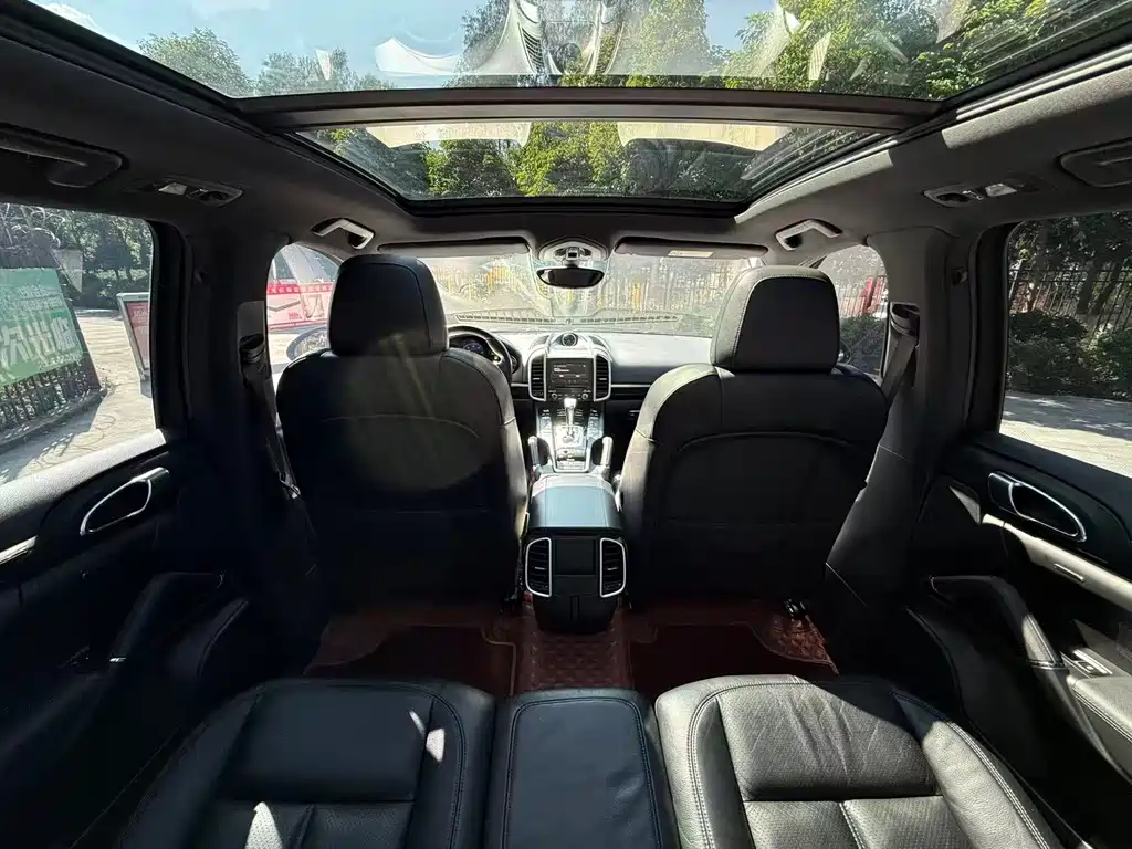 Porsche Cayenne 2017 — фото 11