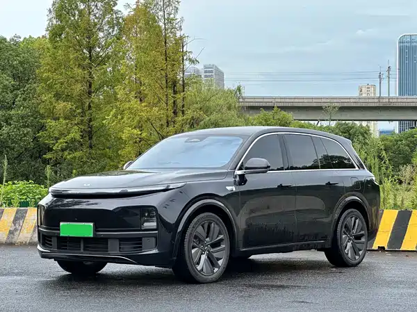 Li Auto L8 2025