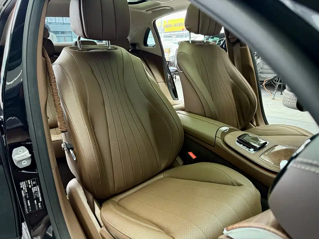 Mercedes-Benz E-Class 2023 — фото 15