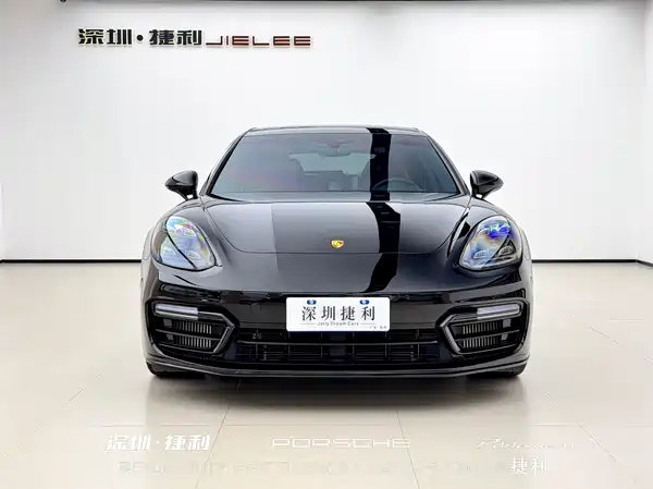 Porsche Panamera 2022