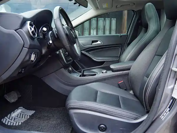 Mercedes-Benz GLA 2015