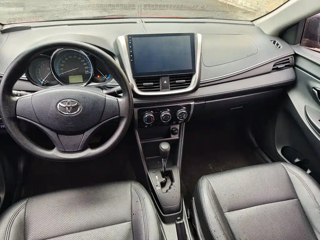 Toyota Yaris L 2017