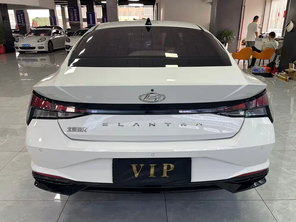 Hyundai Elantra 2021