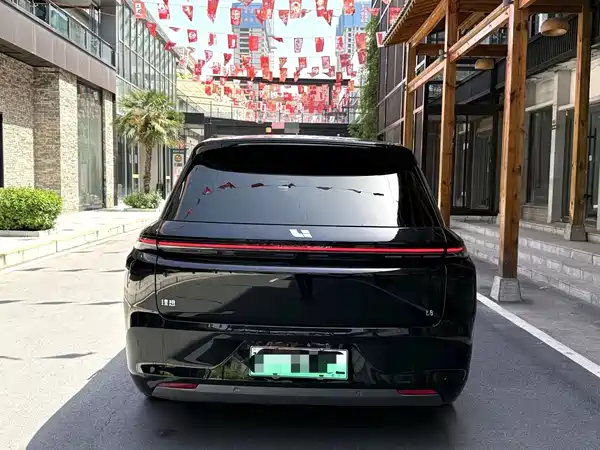 Li Auto L8 2025