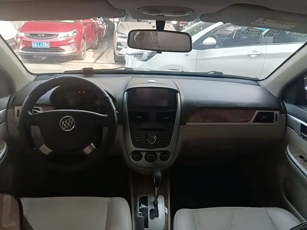 Buick Excelle 2015 — фото 10