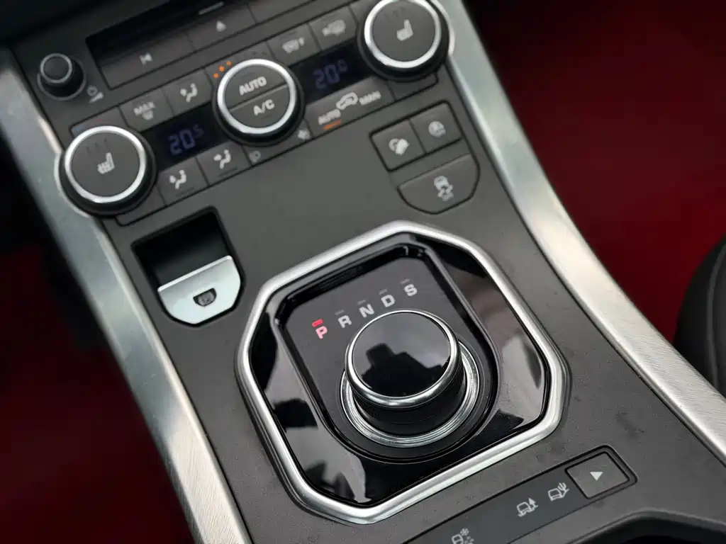 Land Rover Evoque 2018 — фото 17