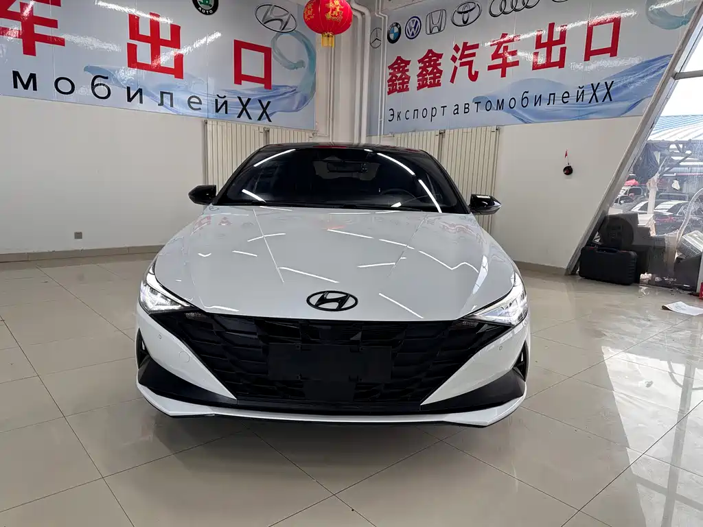 Hyundai Elantra 2022