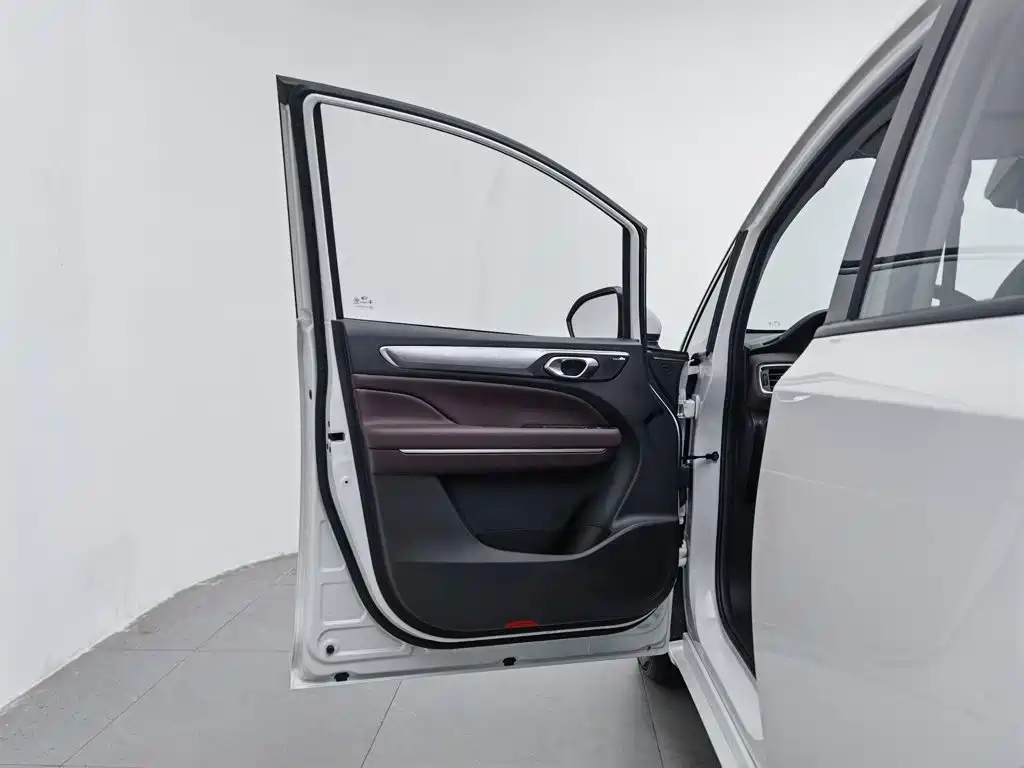 GAC Trumpchi M6 2024 — фото 8