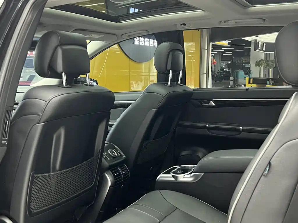 Mercedes-Benz R-Class 2017 — фото 22