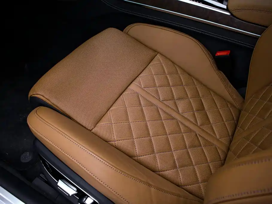 Audi A8 2023 — фото 15