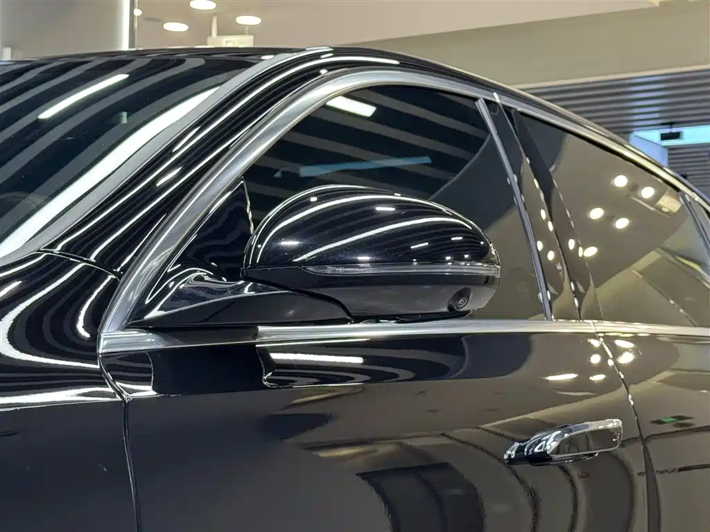 Mercedes-Benz E-Class 2024