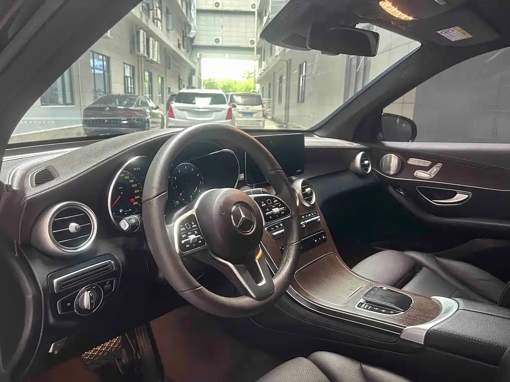 Mercedes-Benz GLC 2020 — фото 14