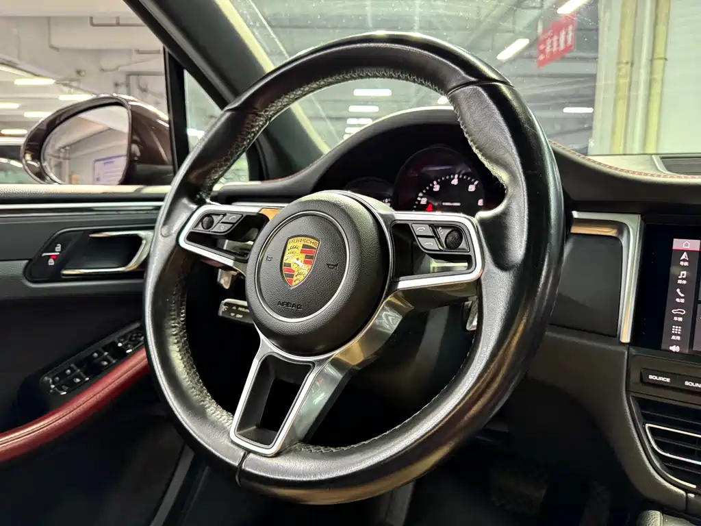 Porsche Macan 2019 — фото 10