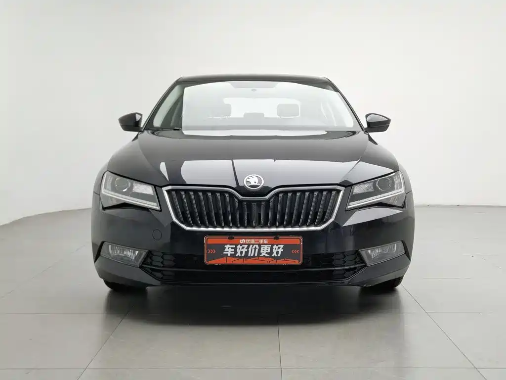 Skoda Superb 2018 — фото 3